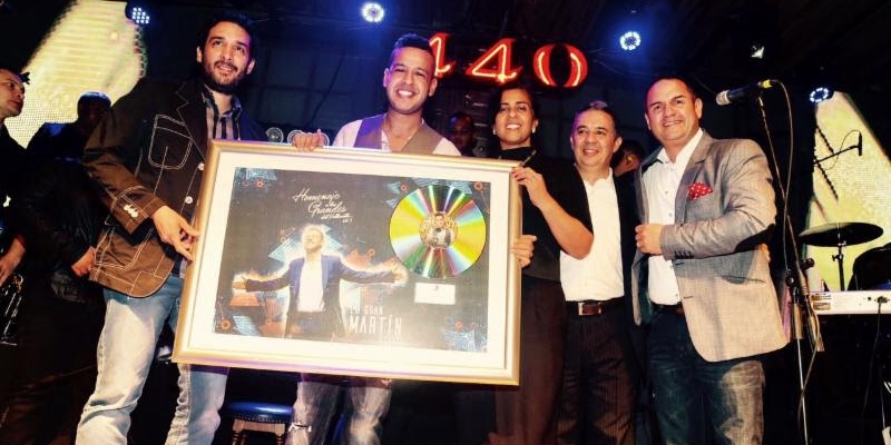 Sony Music Colombia Entregó En Bogotá El Disco De Platino A El Gran Martín Elías